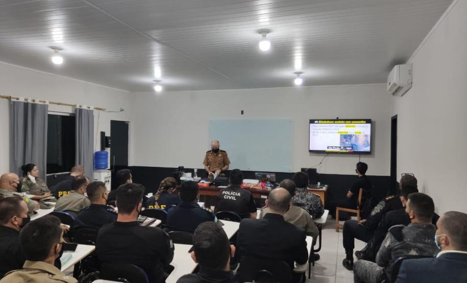 Especialista em Gerenciamento de Crises do Paraná ministra instrução no Acre