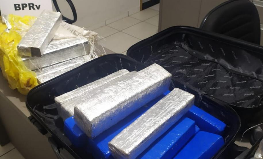 Mais de 36 quilos de maconha e skunk são apreendidos pela Polícia Rodoviária em Londrina (PR)