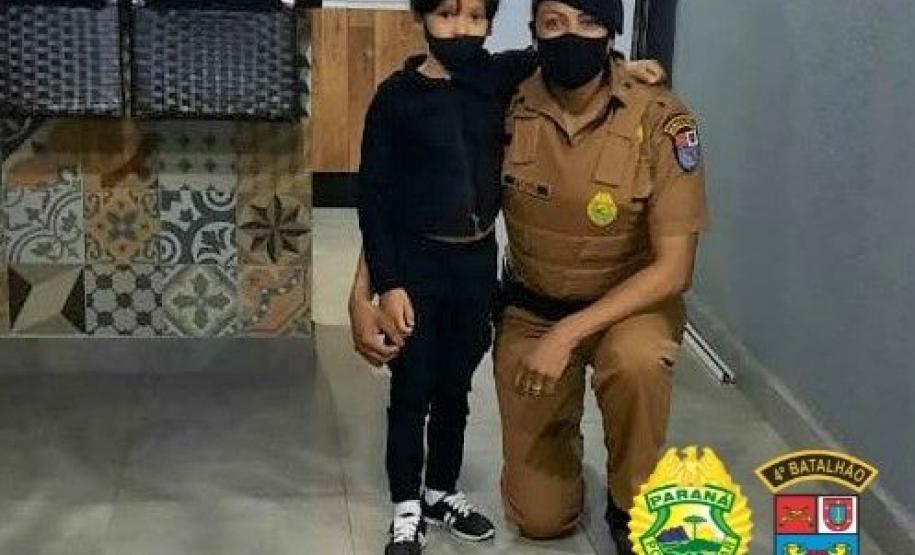 Em Maringá (PR), policiais militares participam de aniversário de fãs da Corporação