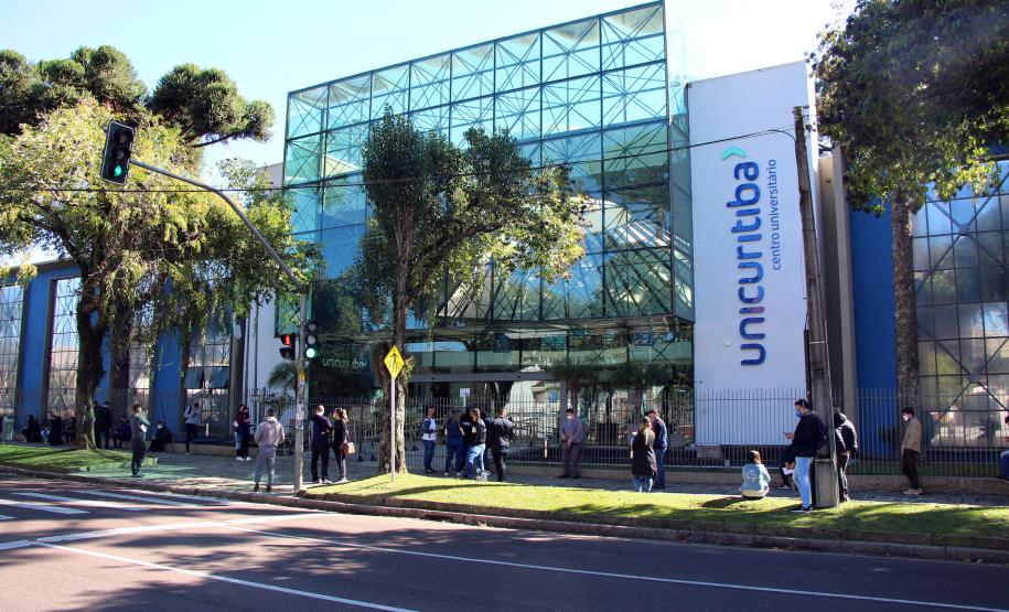 Candidatos de todo Brasil fazem o concurso da PM neste domingo