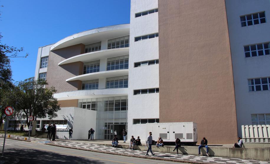 Candidatos de todo Brasil fazem o concurso da PM neste domingo