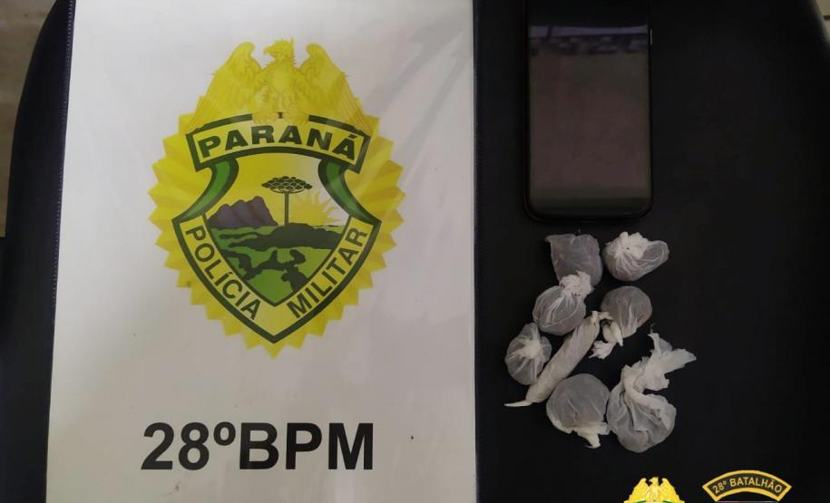 No Sudeste do estado, PM prende quatro pessoas e apreendem duas armas de fogo, munições e drogas