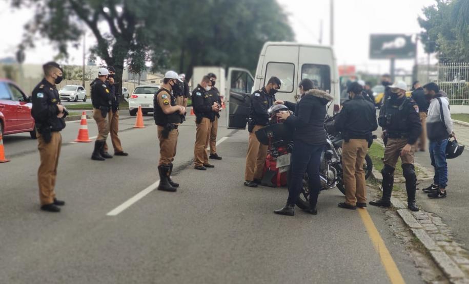 Cadetes da PM tem instrução prática sobre policiamento de trânsito urbano em Curitiba
