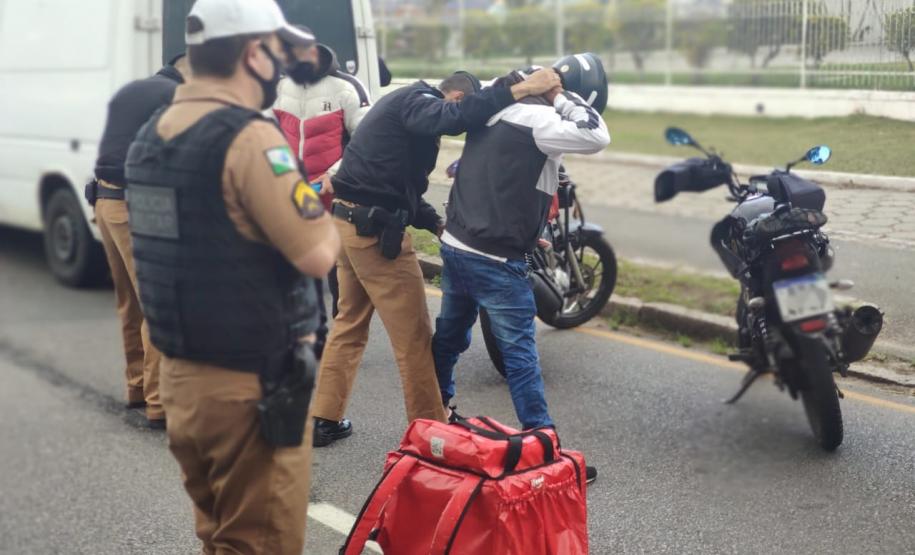 Cadetes da PM tem instrução prática sobre policiamento de trânsito urbano em Curitiba