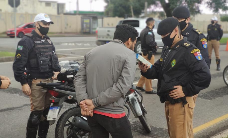 Cadetes da PM tem instrução prática sobre policiamento de trânsito urbano em Curitiba