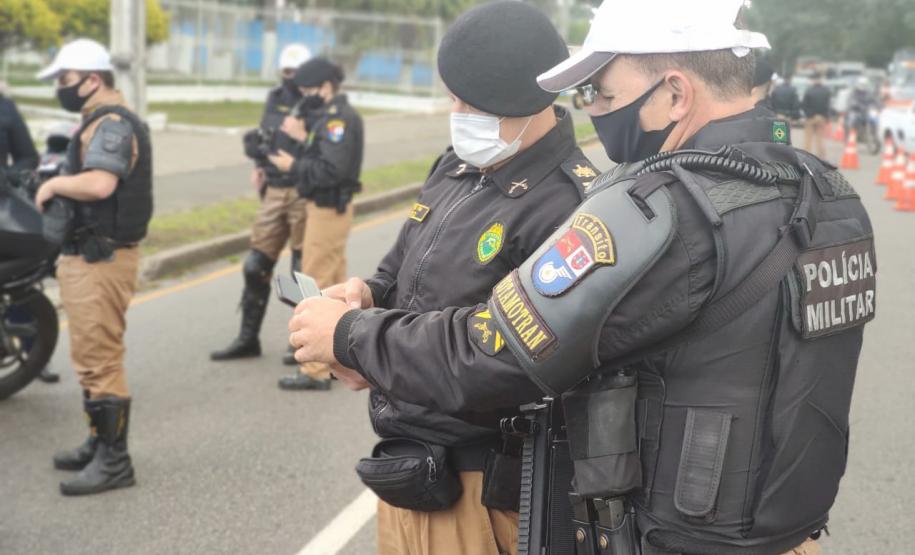 Cadetes da PM tem instrução prática sobre policiamento de trânsito urbano em Curitiba