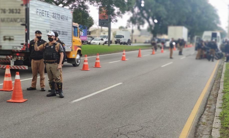 Cadetes da PM tem instrução prática sobre policiamento de trânsito urbano em Curitiba