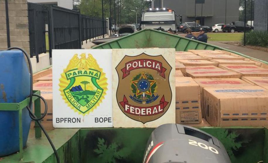 Apreensão de barco e caixas de cigarros em Guaíra durante operação na fronteira causa prejuízo de R$ 1,8 milhão ao crime organizado