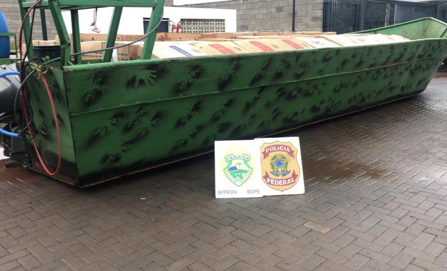 Apreensão de barco e caixas de cigarros em Guaíra durante operação na fronteira causa prejuízo de R$ 1,8 milhão ao crime organizado