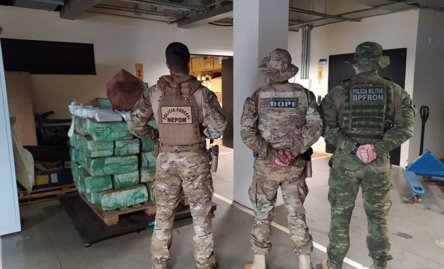 Em Pato Bragado, ação conjunta entre policiais militares e federais resulta na apreensão de 740 kg de maconha em porto clandestino