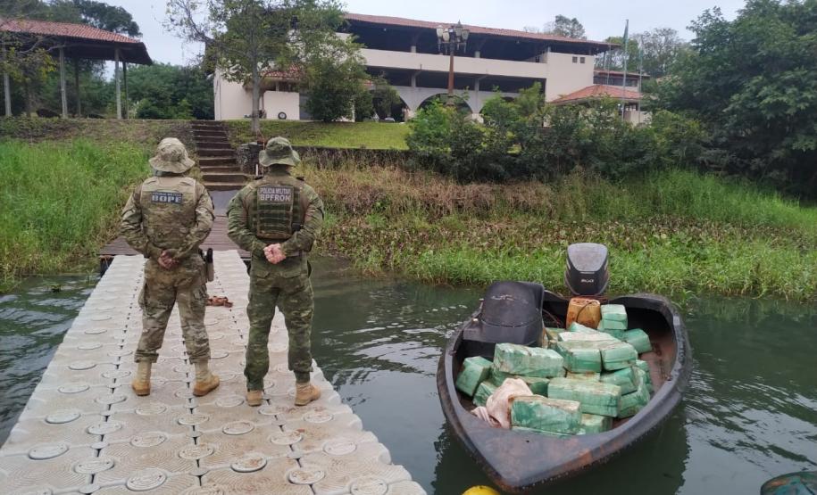 Em Pato Bragado, ação conjunta entre policiais militares e federais resulta na apreensão de 740 kg de maconha em porto clandestino