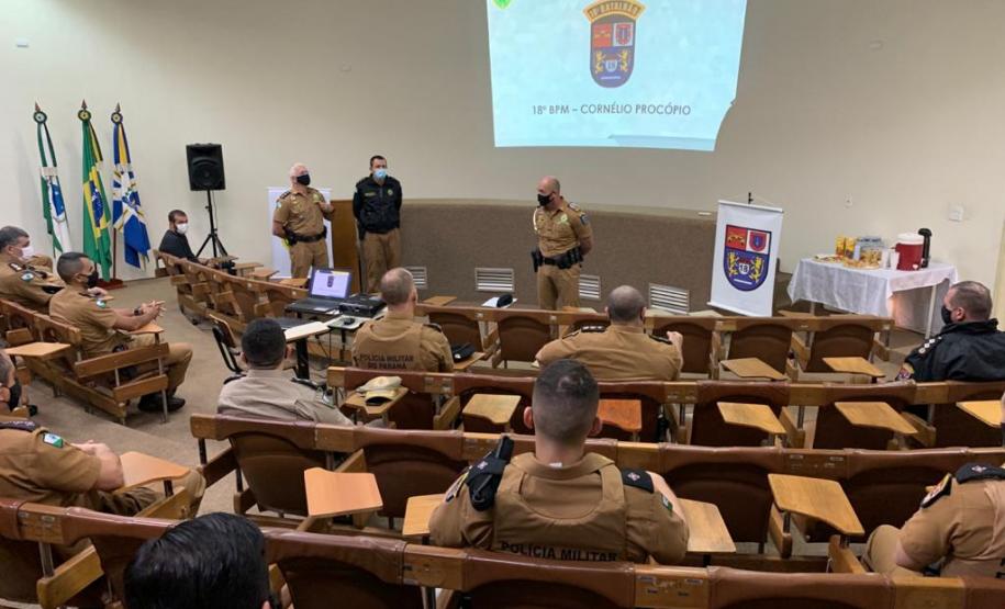 Em Cornélio Procópio, Comandante-Geral da PM conversa com oficiais sobre planejamento e estrutura