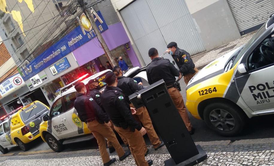 Ação policial interdita mais sete estabelecimentos comerciais em Curitiba