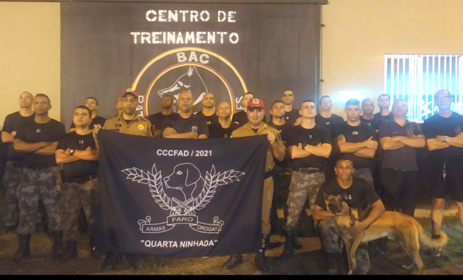 Policiais militares do Canil do BPRv ministram instrução durante curso para policiais do Rio de Janeiro