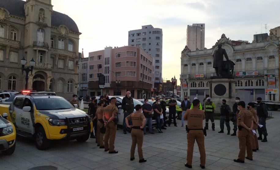 AIFU localiza mais de 500 pessoas em locais com festas na noite de sábado em Curitiba