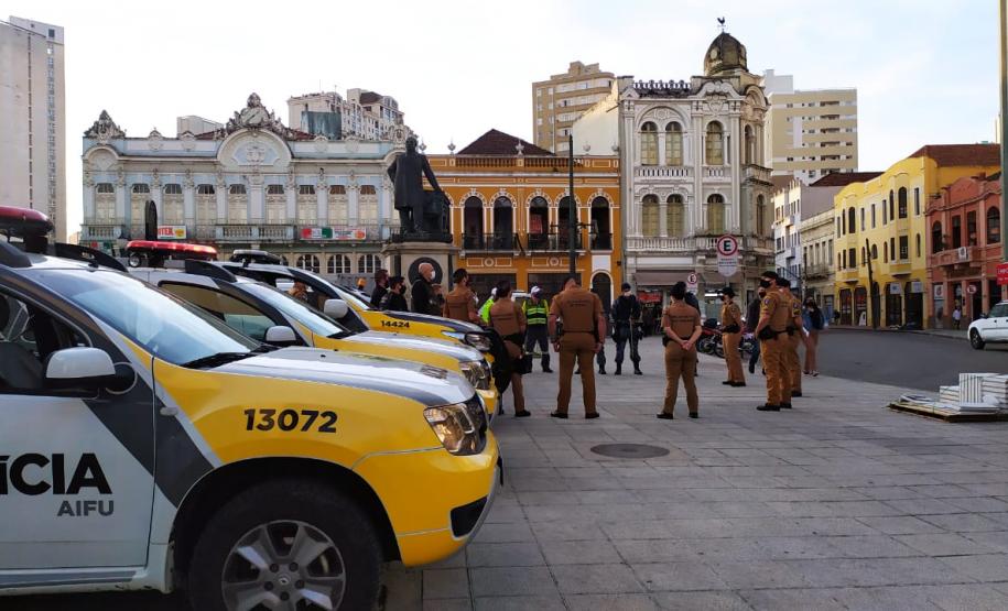 AIFU localiza mais de 500 pessoas em locais com festas na noite de sábado em Curitiba