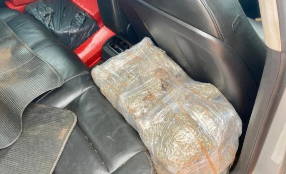 BPRv apreende uma tonelada de maconha e skunk no Noroeste do PR neste fim de semana