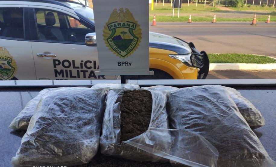 BPRv localiza 61 quilos de skunk durante abordagem em Floresta (PR)