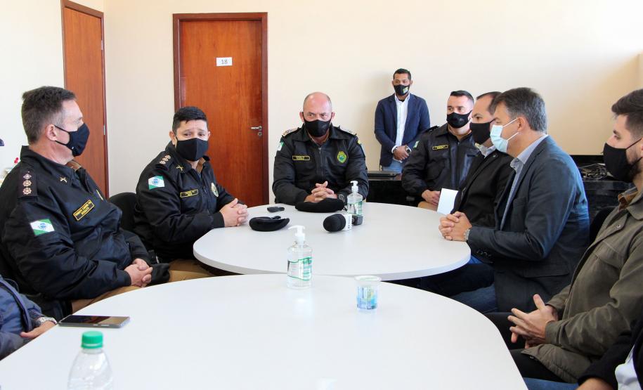 Comandante-Geral da PM se reúne com prefeitos e secretários municipais do Litoral, em Paranaguá