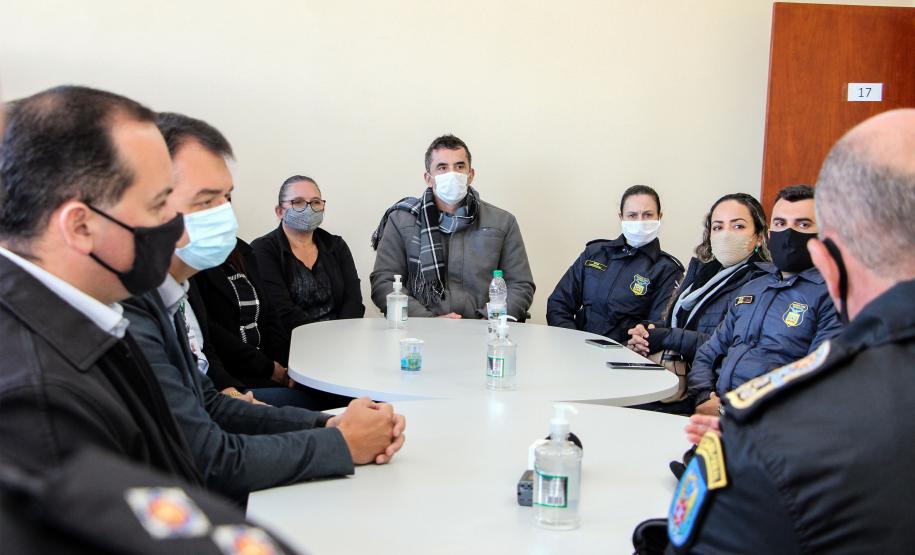 Comandante-Geral da PM se reúne com prefeitos e secretários municipais do Litoral, em Paranaguá