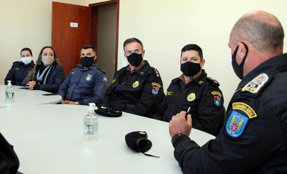 Comandante-Geral da PM se reúne com prefeitos e secretários municipais do Litoral, em Paranaguá