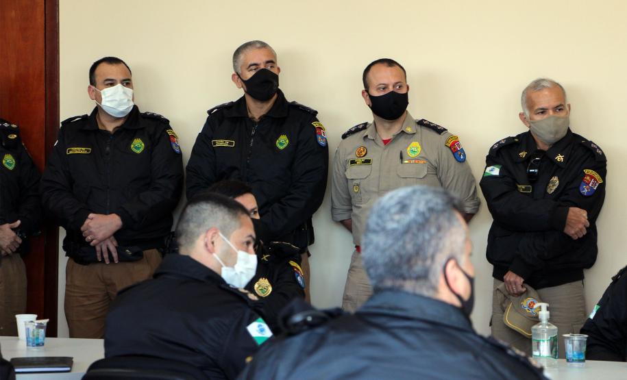 Oficiais da PM e do Corpo de Bombeiros se reúnem com o Comandante-Geral em Paranaguá