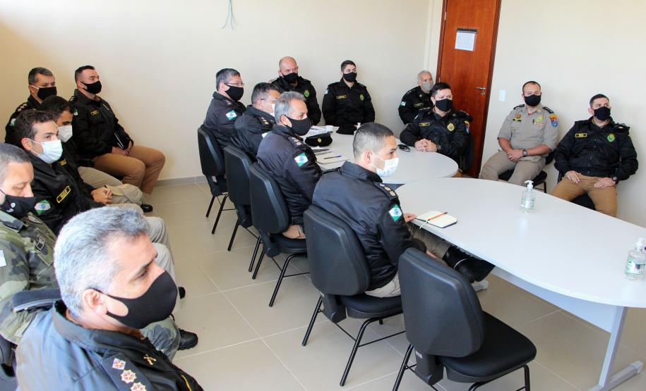 Oficiais da PM e do Corpo de Bombeiros se reúnem com o Comandante-Geral em Paranaguá
