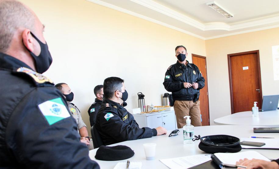 Oficiais da PM e do Corpo de Bombeiros se reúnem com o Comandante-Geral em Paranaguá