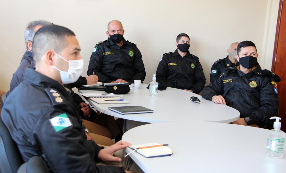 Oficiais da PM e do Corpo de Bombeiros se reúnem com o Comandante-Geral em Paranaguá
