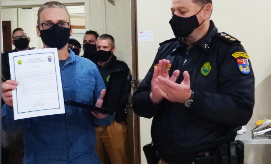 Policiais militares são homenageados durante solenidade de Destaque do Mês em Curitiba