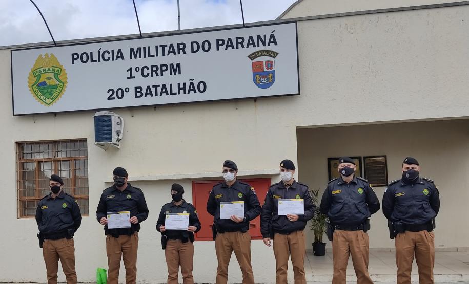 Policiais militares são homenageados durante solenidade de Destaque do Mês em Curitiba