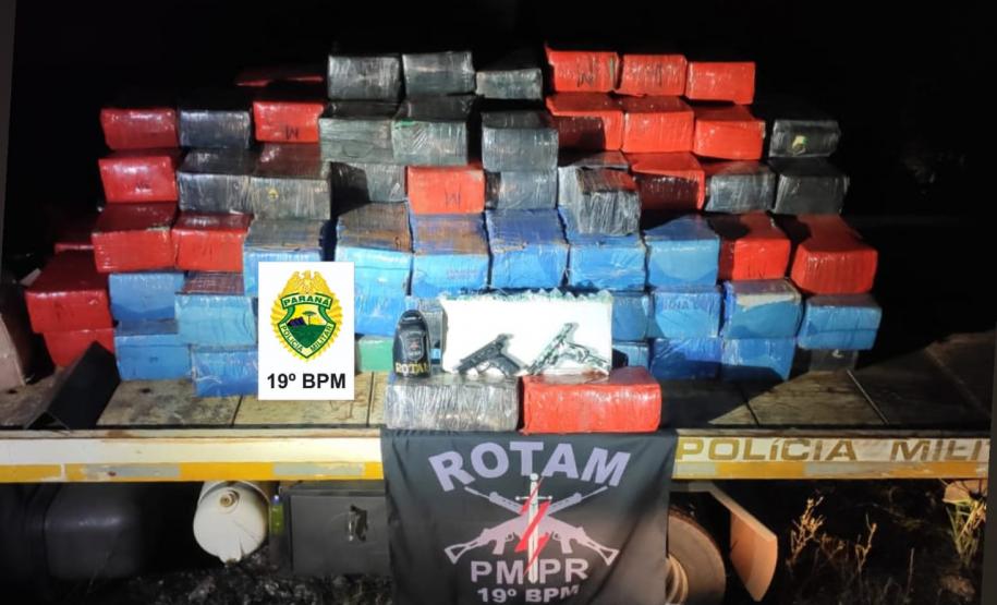 Policiais militares apreendem mais de 2,7 toneladas de maconha em Assis Chateaubriand durante extra jornada