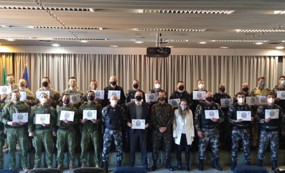 PM capacita policiais e bombeiros no Curso de Atendimento Pré-Hospitalar em Combate