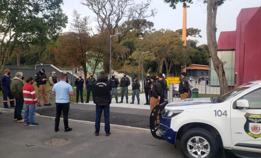 Aifu fiscaliza 24 pontos comerciais e dispersa 1,8 mil pessoas durante o final de semana