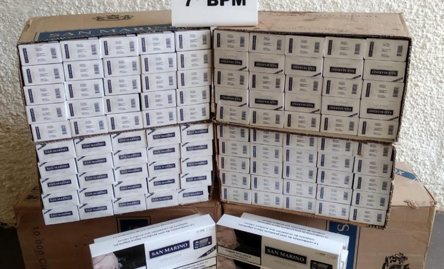 No Noroeste do estado, PM prende homem e apreende carro carregado com cigarros contrabandeados