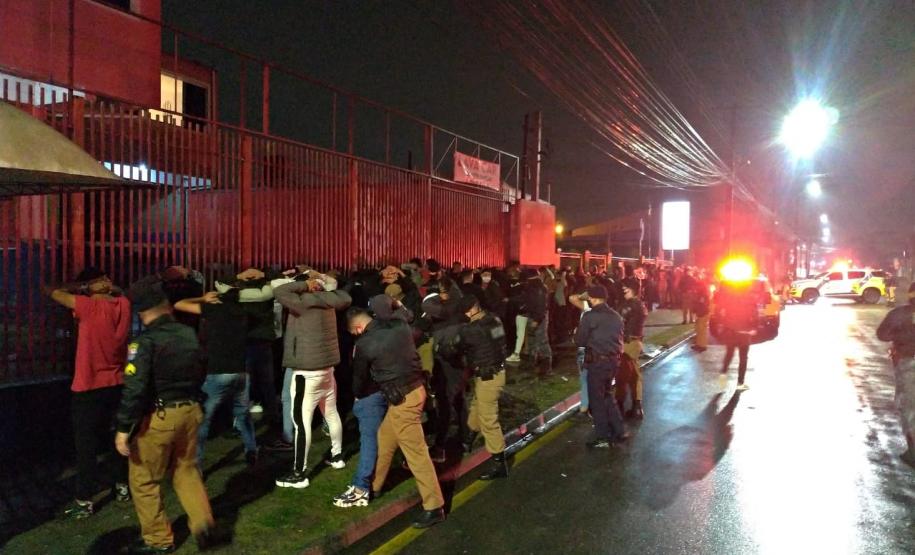 Em seis meses, mais de 570 pontos comerciais são interditados e 379 pessoas encaminhadas por infringirem medidas sanitárias na Capital