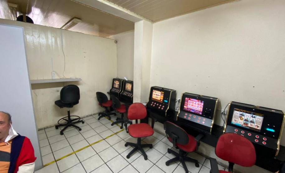 Em seis meses, mais de 570 pontos comerciais são interditados e 379 pessoas encaminhadas por infringirem medidas sanitárias na Capital