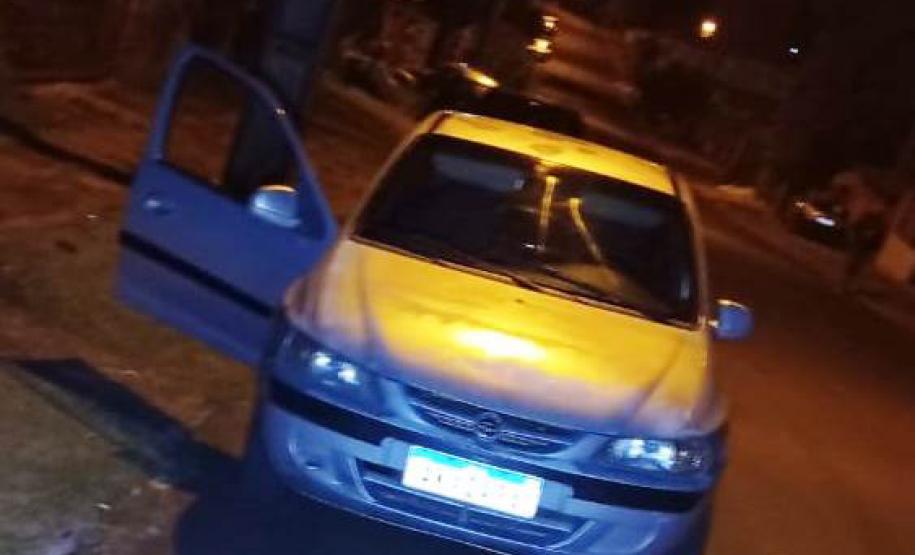 Com uma hora de diferença entre as ocorrências, PM apreende arma de fogo ilegal, encaminha suspeito e recupera carro furtado, no Sudoeste do estado