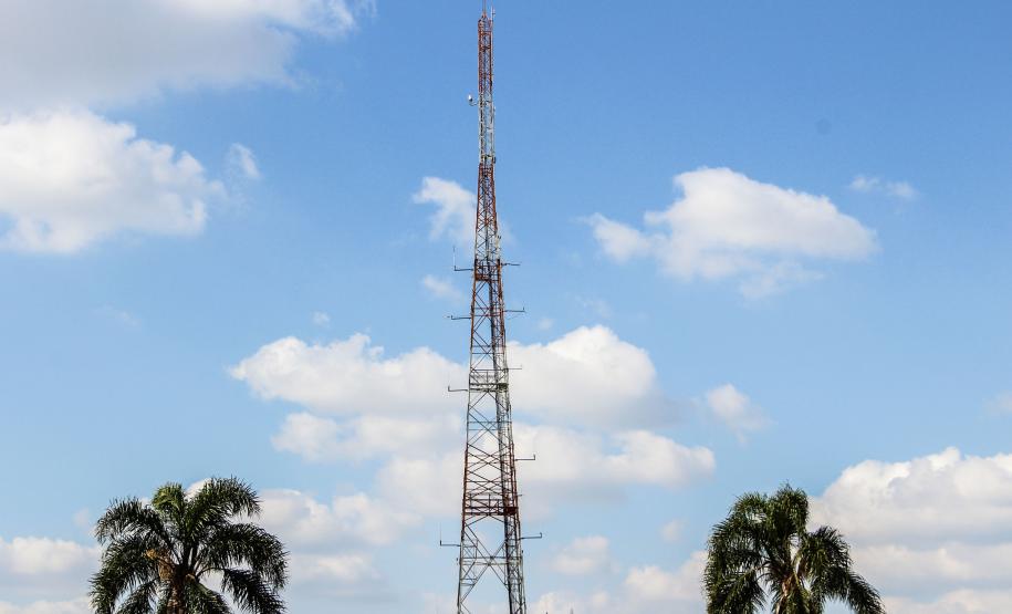Policiais da Diretoria de Desenvolvimento Tecnológico e Qualidade (DDTQ) recebem treinamento para trabalhar em altura em Curitiba