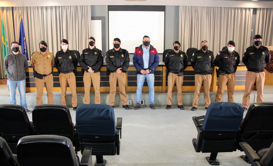 Policiais da Diretoria de Desenvolvimento Tecnológico e Qualidade (DDTQ) recebem treinamento para trabalhar em altura em Curitiba