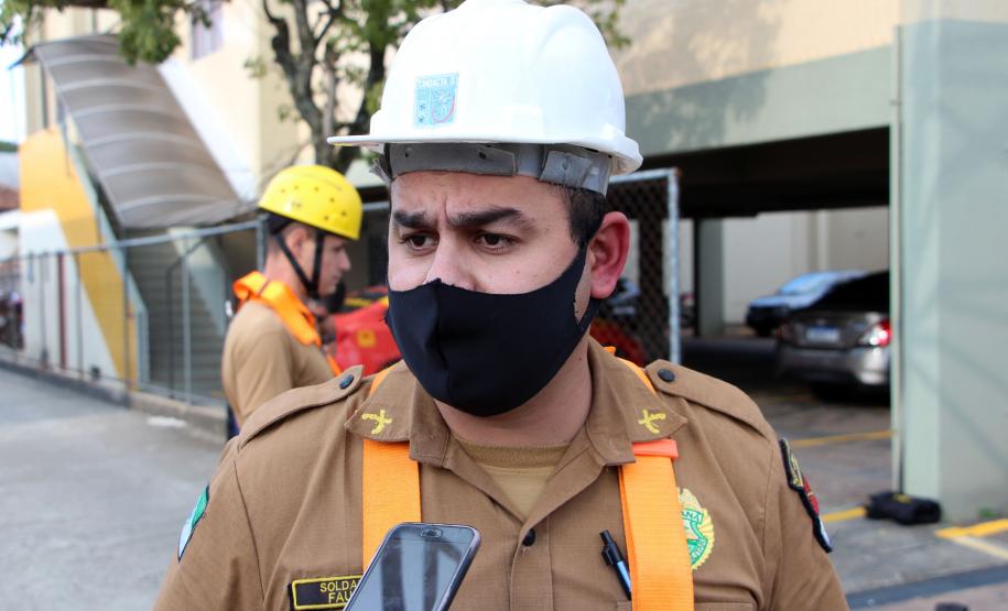 Policiais da Diretoria de Desenvolvimento Tecnológico e Qualidade (DDTQ) recebem treinamento para trabalhar em altura em Curitiba