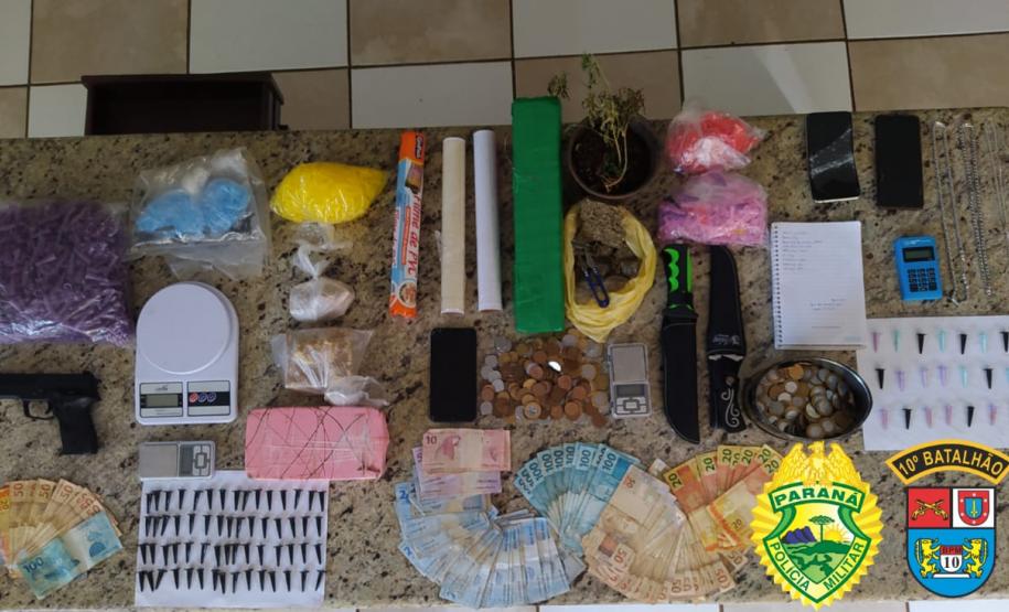 Em Apucarana, PM cumpre mandados de Busca e Apreensão contra o tráfico de drogas; quatro pessoas foram presas