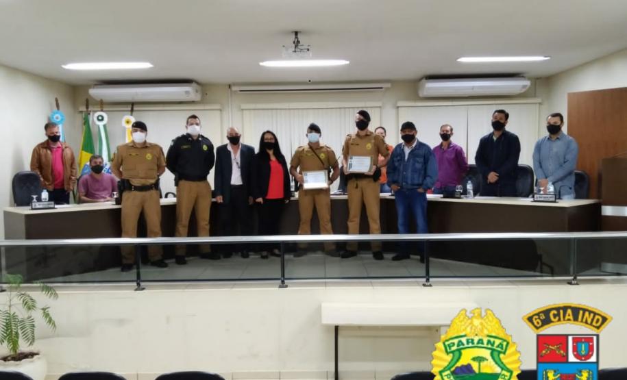 Policiais militares de Jardim Alegre (PR) recebem homenagem dos vereadores da cidade pelo desempenho no atendimento de ocorrência policial
