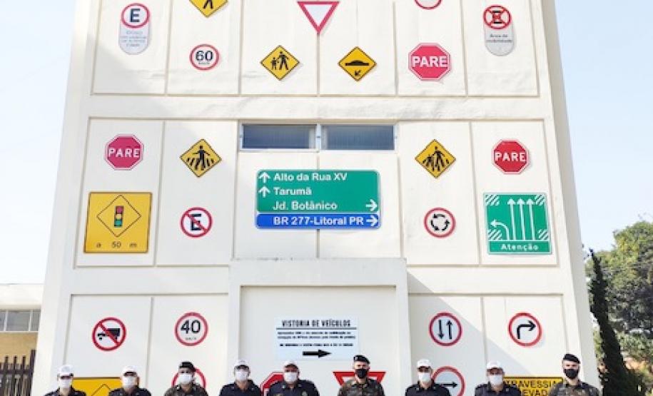 Batalhão de Polícia de Trânsito recebe visita de oficial do Exército Brasileiro para estreitar relações com a PM