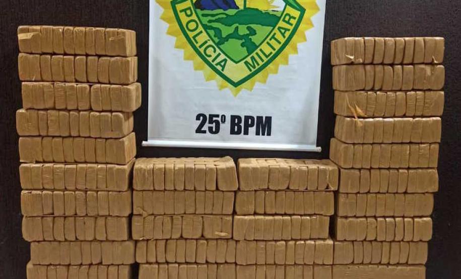 PM apreende 425 quilos de crack em Maria Helena, no Noroeste
