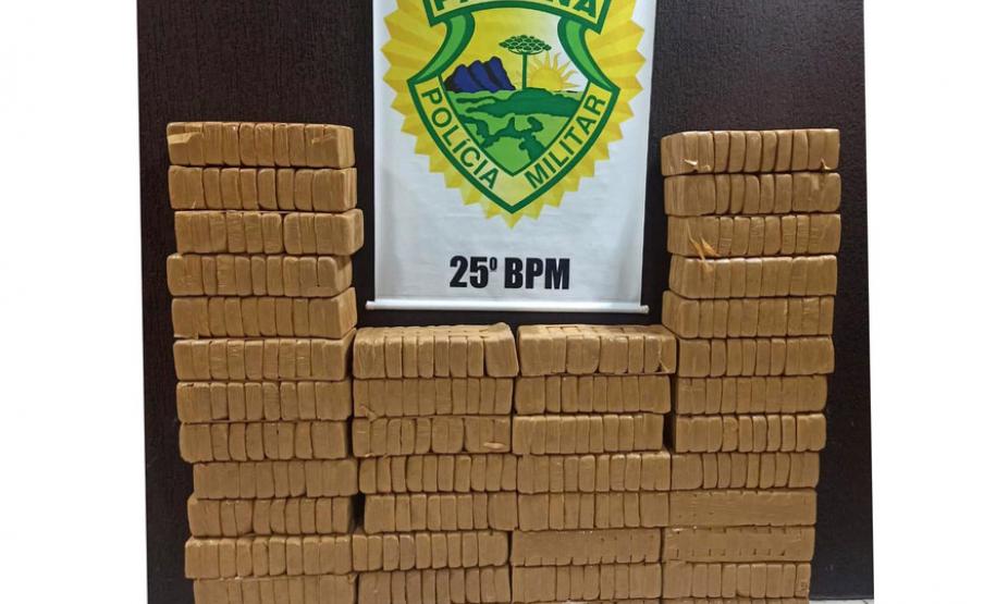 PM apreende 425 quilos de crack em Maria Helena, no Noroeste
