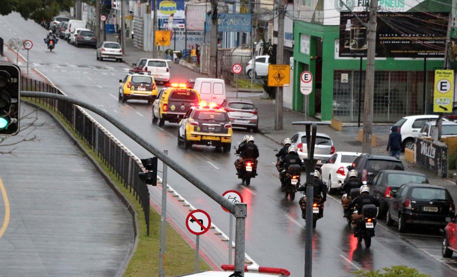 Cerca de 70 policiais reforçam o policiamento na região Leste de Curitiba