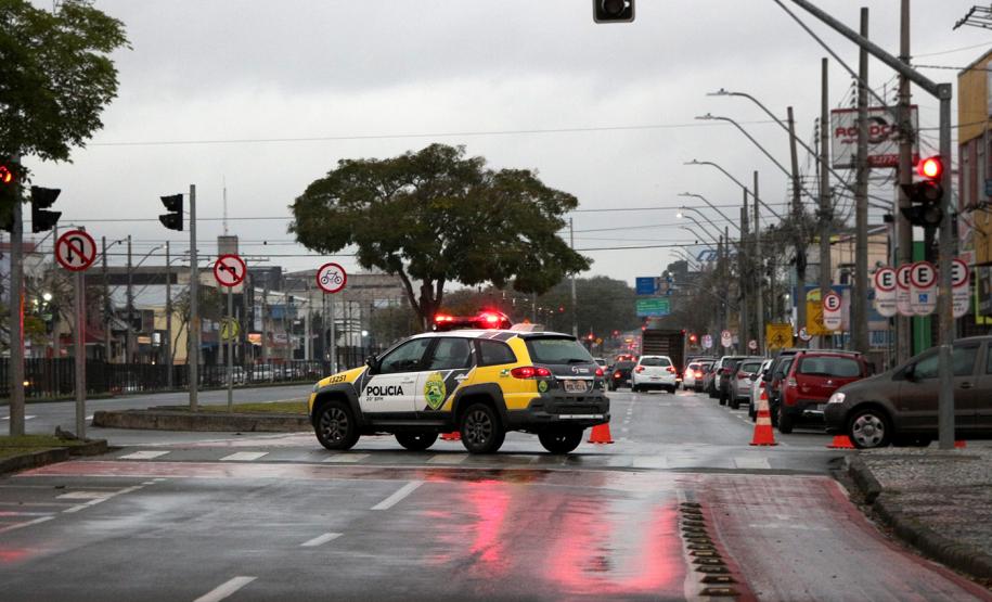 Cerca de 70 policiais reforçam o policiamento na região Leste de Curitiba