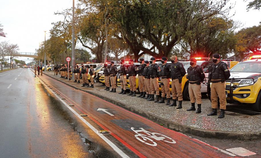 Cerca de 70 policiais reforçam o policiamento na região Leste de Curitiba