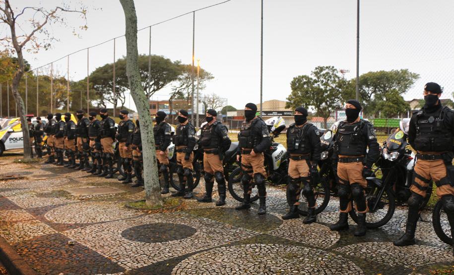 Cerca de 70 policiais reforçam o policiamento na região Leste de Curitiba